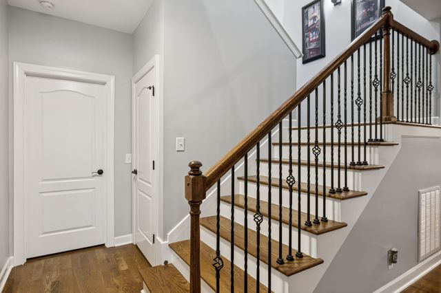 1054 Five Coves Trce, Gallatin, TN 37066