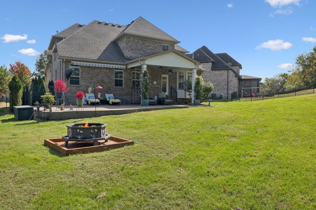 1054 Five Coves Trce, Gallatin, TN 37066