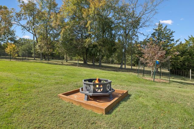 1054 Five Coves Trce, Gallatin, TN 37066