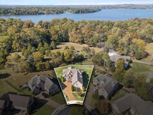 1054 Five Coves Trce, Gallatin, TN 37066