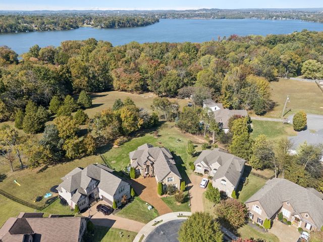 1054 Five Coves Trce, Gallatin, TN 37066