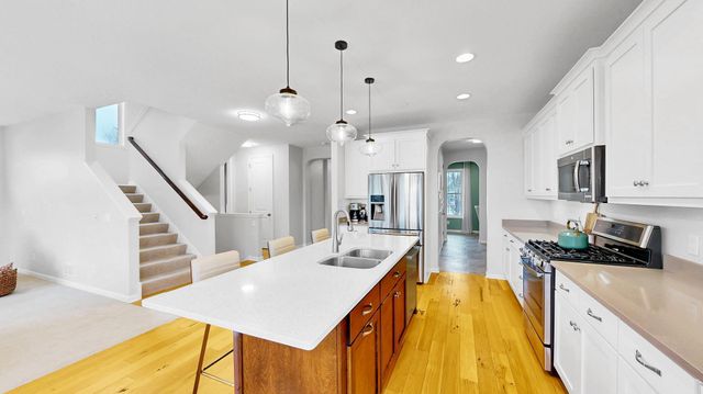 16636 Eagleview Drive, Lakeville, MN 55044