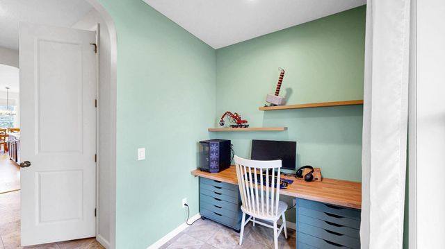 16636 Eagleview Drive, Lakeville, MN 55044