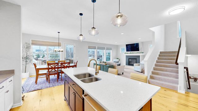 16636 Eagleview Drive, Lakeville, MN 55044