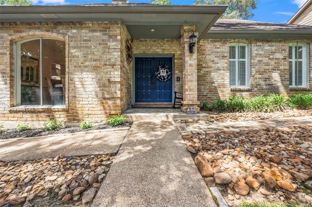 112 Broken Bough Lane, Conroe, TX 77304