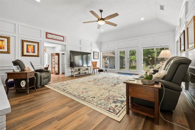 112 Broken Bough Lane, Conroe, TX 77304