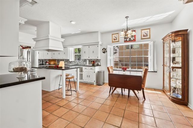 112 Broken Bough Lane, Conroe, TX 77304