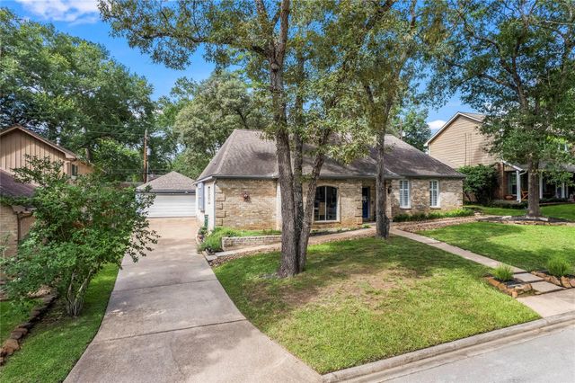 112 Broken Bough Lane, Conroe, TX 77304