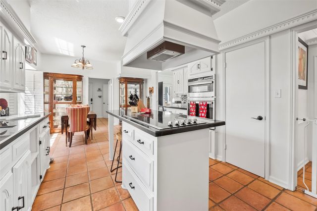 112 Broken Bough Lane, Conroe, TX 77304