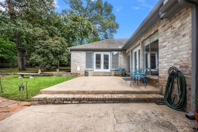 112 Broken Bough Lane, Conroe, TX 77304