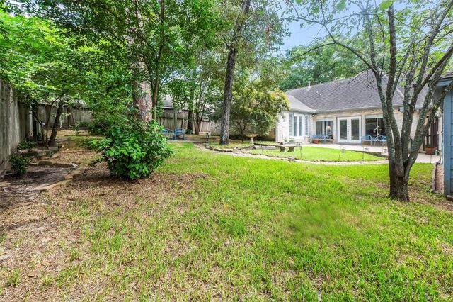 112 Broken Bough Lane, Conroe, TX 77304