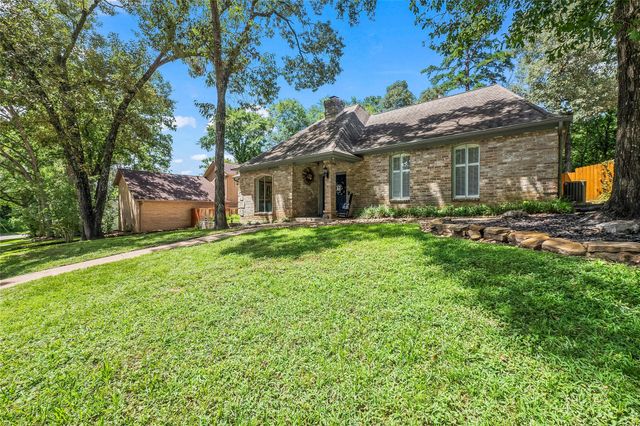 112 Broken Bough Lane, Conroe, TX 77304