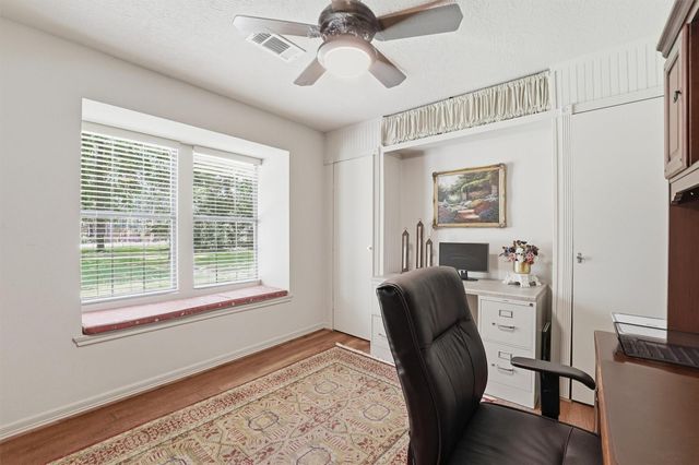 70 Oak Leaf Drive, Huffman, TX 77336