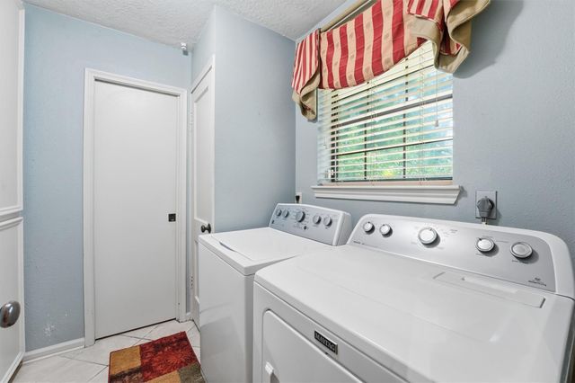 70 Oak Leaf Drive, Huffman, TX 77336