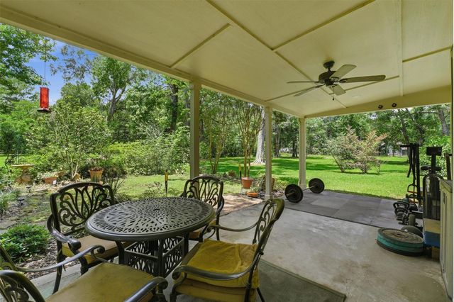 70 Oak Leaf Drive, Huffman, TX 77336
