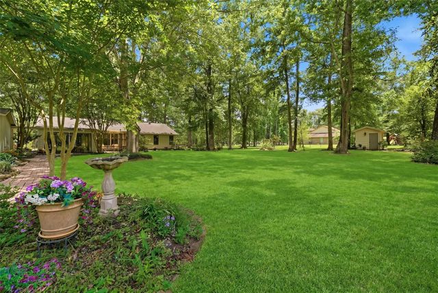 70 Oak Leaf Drive, Huffman, TX 77336