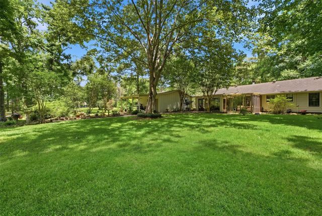 70 Oak Leaf Drive, Huffman, TX 77336