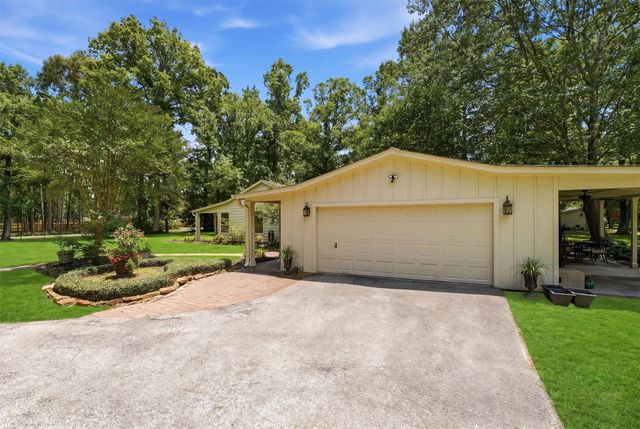 70 Oak Leaf Drive, Huffman, TX 77336