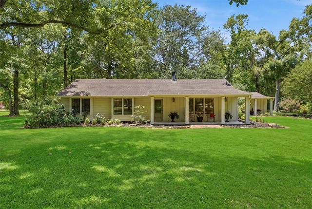 70 Oak Leaf Drive, Huffman, TX 77336