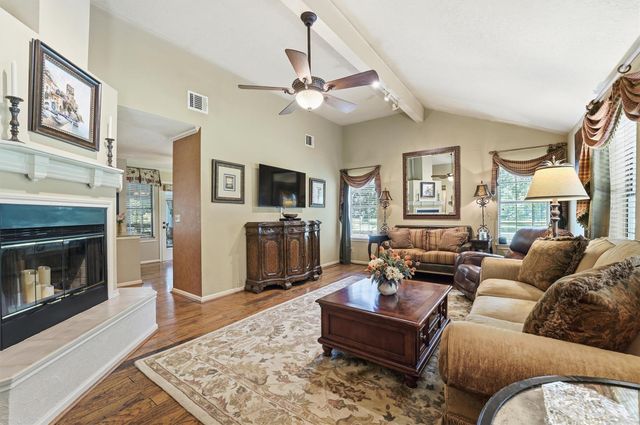70 Oak Leaf Drive, Huffman, TX 77336