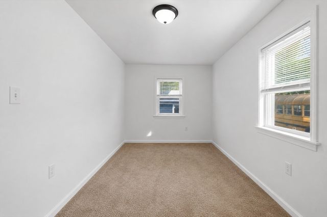 21 Golf St, Fairhaven, MA 02719