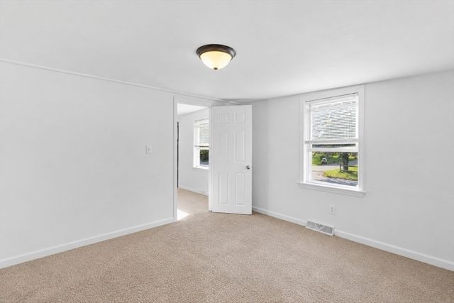 21 Golf St, Fairhaven, MA 02719