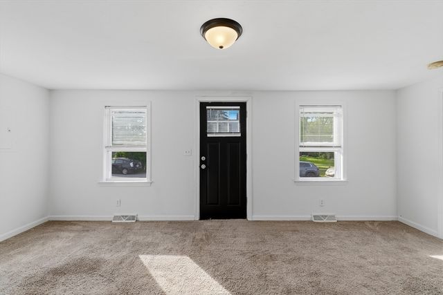 21 Golf St, Fairhaven, MA 02719