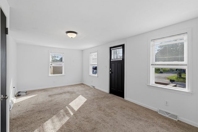 21 Golf St, Fairhaven, MA 02719