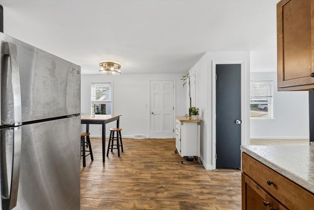 21 Golf St, Fairhaven, MA 02719