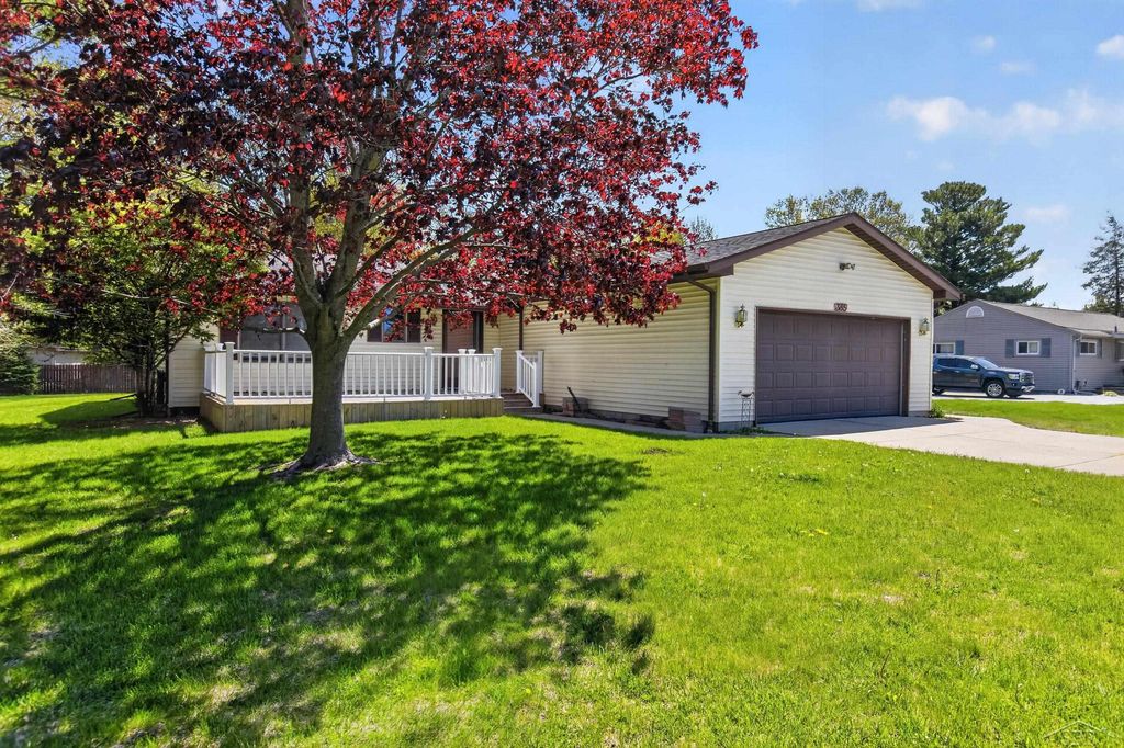385 S Orr Road, Hemlock, MI 48626