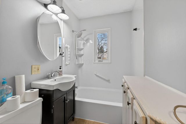 934 Davis Avenue, Newark, OH 43055