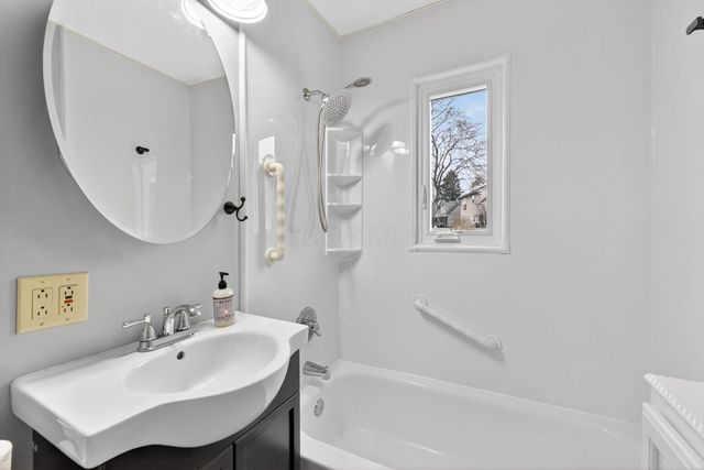 934 Davis Avenue, Newark, OH 43055