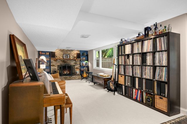 5337 Whiting Avenue, Edina, MN 55439