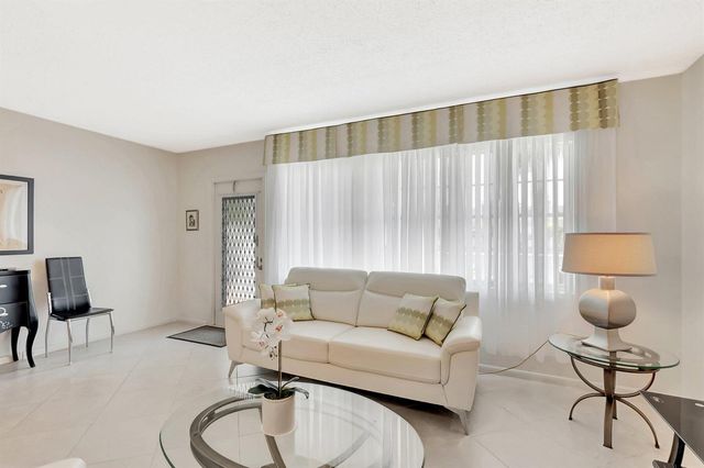 2043 Cambridge C, Deerfield Beach, FL 33442