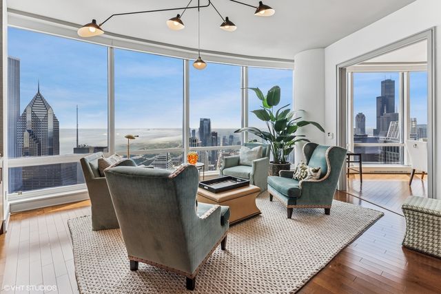 401 N Wabash Avenue 54E, Chicago, IL 60611