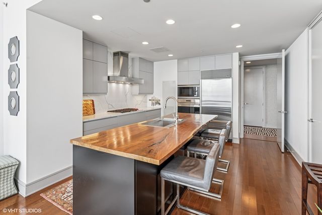 401 N Wabash Avenue 54E, Chicago, IL 60611