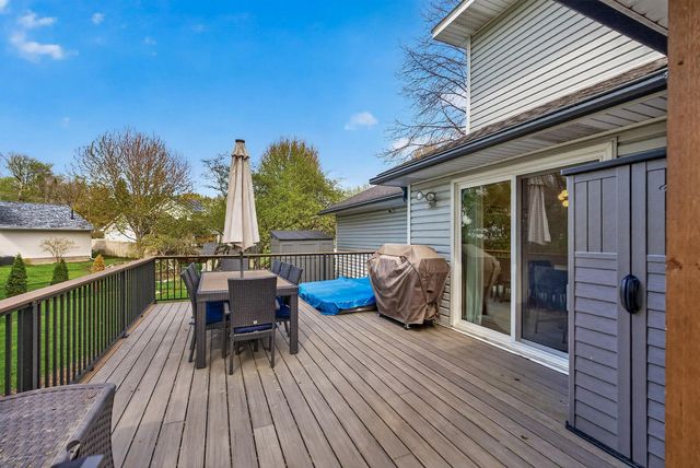 1289 Castle Court, Golden Valley, MN 55427
