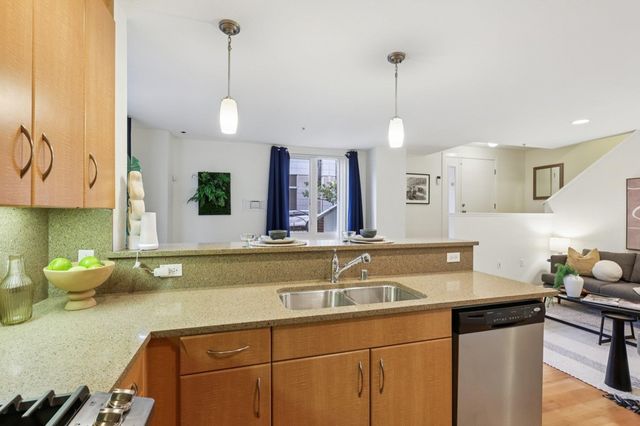 1511 Jefferson St Unit TH11, Oakland, CA 94612