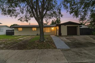 11120 SW 176 St, Miami, FL 33157
