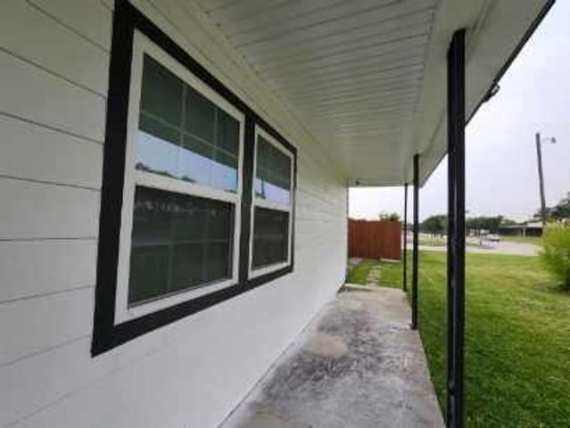 431 14th Avenue N, Texas City, TX 77590