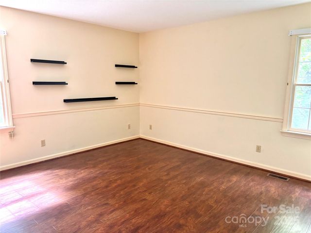 100 Wolf Shoals Drive, Hendersonville, NC 28739