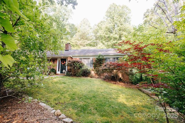 100 Wolf Shoals Drive, Hendersonville, NC 28739