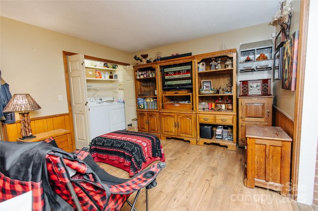 100 Wolf Shoals Drive, Hendersonville, NC 28739