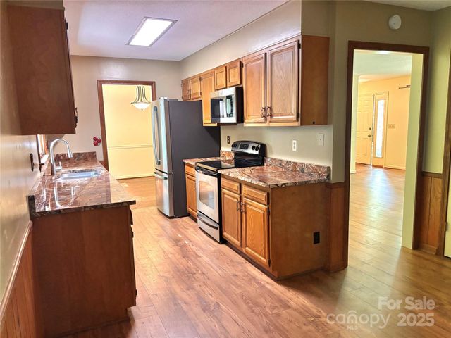 100 Wolf Shoals Drive, Hendersonville, NC 28739