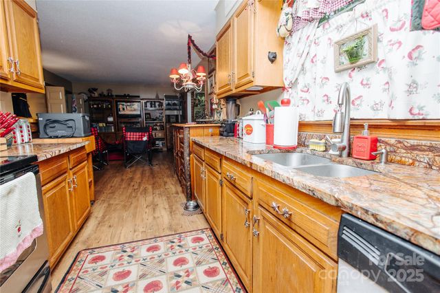 100 Wolf Shoals Drive, Hendersonville, NC 28739