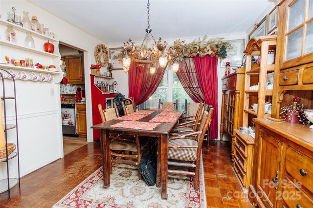 100 Wolf Shoals Drive, Hendersonville, NC 28739