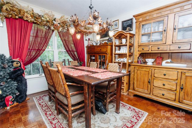 100 Wolf Shoals Drive, Hendersonville, NC 28739