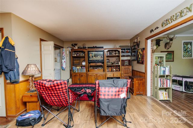 100 Wolf Shoals Drive, Hendersonville, NC 28739