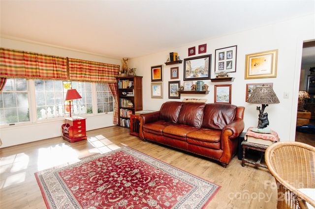 100 Wolf Shoals Drive, Hendersonville, NC 28739