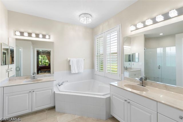 6561 Autumn Woods BLVD, Naples, FL 34109
